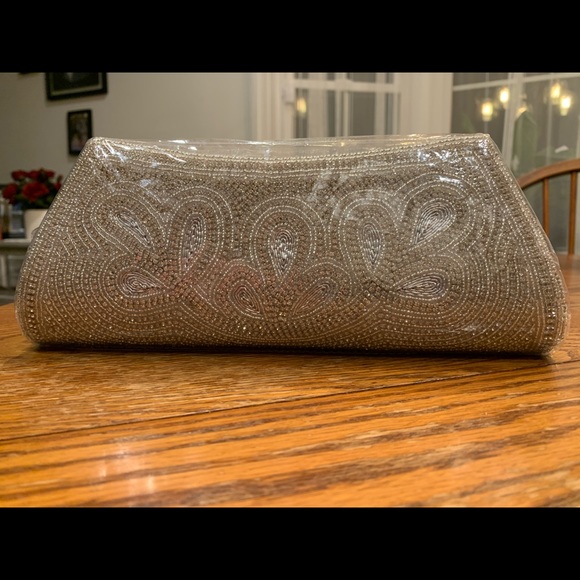 Beautiful all over (frint) rine stone bag